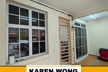 Bandar Laguna Merbok