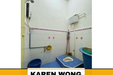 TAMAN KEMPAS PARTLY FURNISHED 2 Storey Terrace House for RENT