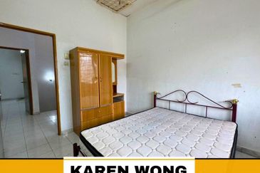 TAMAN KEMPAS PARTLY FURNISHED 2 Storey Terrace House for RENT