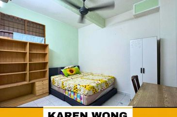 TAMAN KEMPAS PARTLY FURNISHED 2 Storey Terrace House for RENT