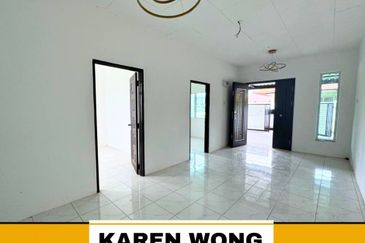 CORNER LOT TAMAN SERI GEDONG Near Taman Sejati RENOVATED 1 Storey Terrace House for Sale