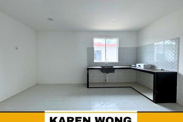 CORNER LOT TAMAN SERI GEDONG Near Taman Sejati RENOVATED 1 Storey Terrace House for Sale