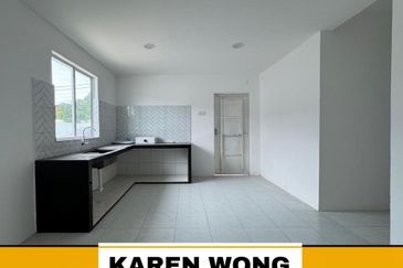 CORNER LOT TAMAN SERI GEDONG Near Taman Sejati RENOVATED 1 Storey Terrace House for Sale