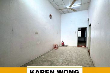 FULLY EXTENDED TAMAN WIRA Near Village Mall BELOW MARKET PRICE Single Storey Terrace for SALE