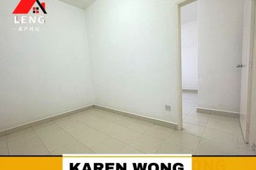 WALKING DISTANCE TO SCHOOL BANDAR SERI ASTANA 1 Storey Terrace for Sale
