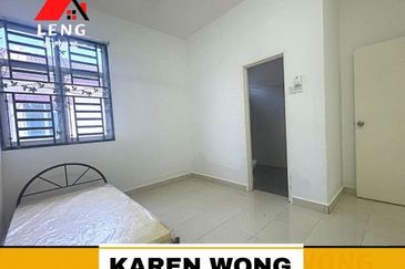 WALKING DISTANCE TO SCHOOL BANDAR SERI ASTANA 1 Storey Terrace for Sale