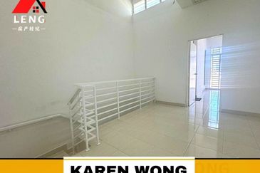 WALKING DISTANCE TO SCHOOL BANDAR SERI ASTANA 1 Storey Terrace for Sale