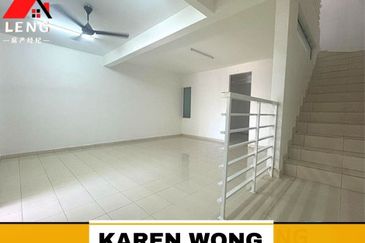 WALKING DISTANCE TO SCHOOL BANDAR SERI ASTANA 1 Storey Terrace for Sale