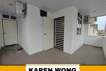 EXTENDED BALCONY BANDAR LAGUNA MERBOK 2 Storey Terrace for Sale
