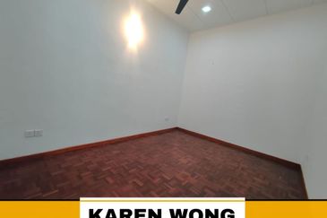 EXTENDED BALCONY BANDAR LAGUNA MERBOK 2 Storey Terrace for Sale