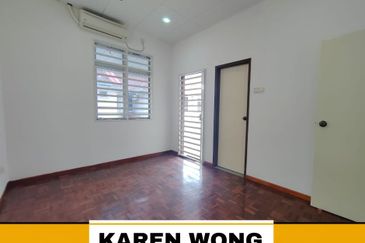EXTENDED BALCONY BANDAR LAGUNA MERBOK 2 Storey Terrace for Sale