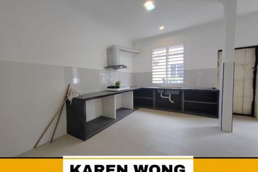 EXTENDED BALCONY BANDAR LAGUNA MERBOK 2 Storey Terrace for Sale