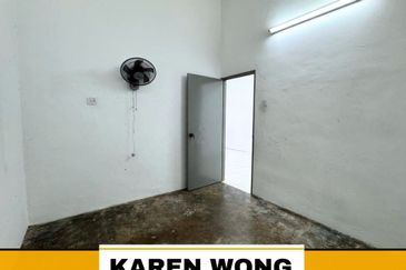 FULL LOAN & CASH BACK ANGGERIK BANDAR AMANJAYA Terrace House for Sale