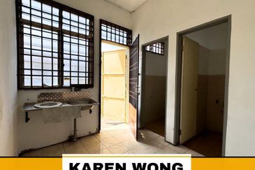 FULL LOAN & CASH BACK ANGGERIK BANDAR AMANJAYA Terrace House for Sale