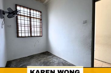 FULL LOAN & CASH BACK ANGGERIK BANDAR AMANJAYA Terrace House for Sale