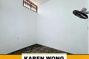 FULL LOAN & CASH BACK ANGGERIK BANDAR AMANJAYA Terrace House for Sale