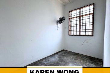 FULL LOAN & CASH BACK ANGGERIK BANDAR AMANJAYA Terrace House for Sale