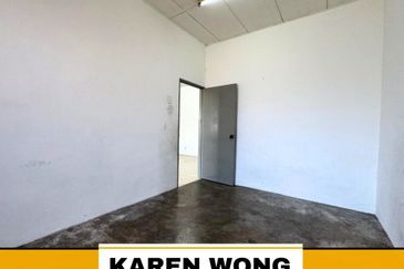 FULL LOAN & CASH BACK ANGGERIK BANDAR AMANJAYA Terrace House for Sale