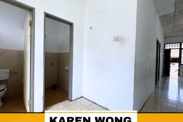 FULL LOAN & CASH BACK ANGGERIK BANDAR AMANJAYA Terrace House for Sale