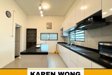 FACING PLAYGROUND WESTFIELD YARRA PARK 2 Storey SEMI DETACHED for Sale