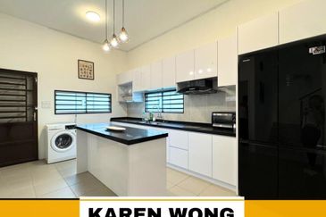 FACING PLAYGROUND WESTFIELD YARRA PARK 2 Storey SEMI DETACHED for Sale