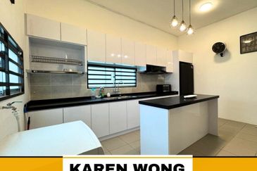 FACING PLAYGROUND WESTFIELD YARRA PARK 2 Storey SEMI DETACHED for Sale