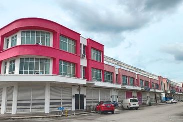 SELL AT LOST PERMATA HILL PARK Double Storey SHOPLOT for Sale