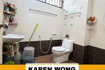 LONG PORCH NEAR CMART PERMATA HILL PARK 2.5 Storey Terrace House for Sale