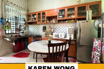 LONG PORCH NEAR CMART PERMATA HILL PARK 2.5 Storey Terrace House for Sale