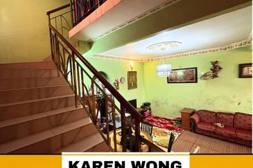 LONG PORCH NEAR CMART PERMATA HILL PARK 2.5 Storey Terrace House for Sale