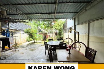 LONG PORCH NEAR CMART PERMATA HILL PARK 2.5 Storey Terrace House for Sale