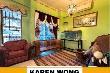 LONG PORCH NEAR CMART PERMATA HILL PARK 2.5 Storey Terrace House for Sale