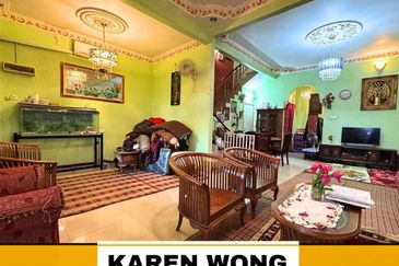 LONG PORCH NEAR CMART PERMATA HILL PARK 2.5 Storey Terrace House for Sale