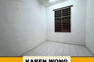 PARTLY FURNISHED TAMAN DESA ENGGANG 1 Storey SEMI DETACHED for RENT