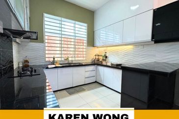 FULLY FURNISHED RENOVATED SP SAUJANA ENDLOT Double Storey Terrace for RENT