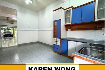 Bandar Laguna Merbok