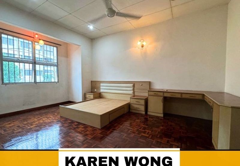 Bandar Laguna Merbok