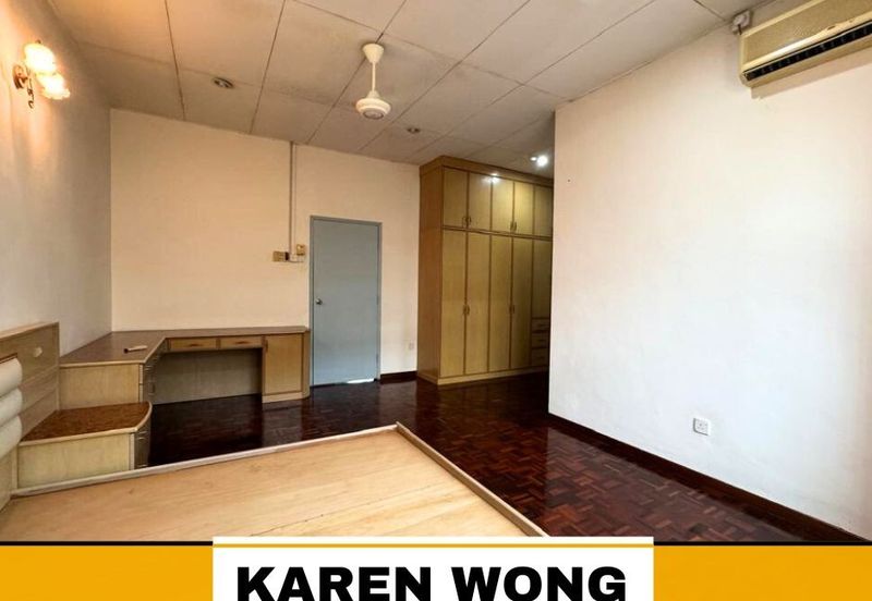 Bandar Laguna Merbok