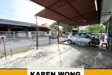 WALKING DISTANCE TO PASAR TAMAN RIA PARTLY FURNISHED House for Rent