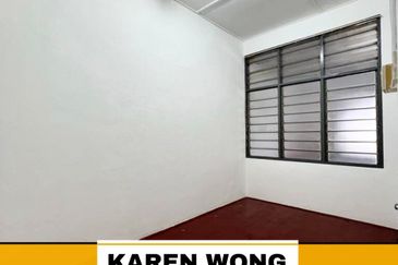 WALKING DISTANCE TO PASAR TAMAN RIA PARTLY FURNISHED House for Rent