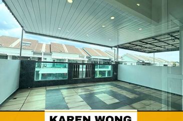 FULLY RENO SP SAUJANA BALCONY READY 2 Storey Terrace for Sale