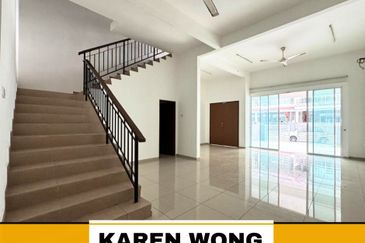 NEGOTIABLE SP SAUJANA Gated & Guarded Dobule Storey Terrace House for Sale