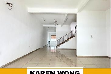 NEGOTIABLE SP SAUJANA Gated & Guarded Dobule Storey Terrace House for Sale