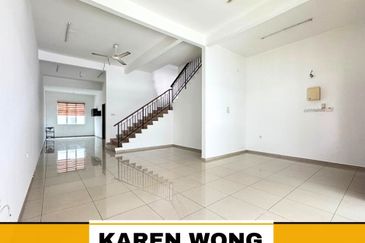 NEGOTIABLE SP SAUJANA Gated & Guarded Dobule Storey Terrace House for Sale