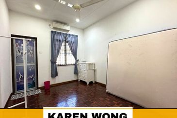 RENO EXTENDED BANDAR LAGUNA MERBOK Partly Furnished 2 Storey Terrace for Sale