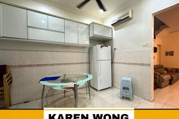 RENO EXTENDED BANDAR LAGUNA MERBOK Partly Furnished 2 Storey Terrace for Sale