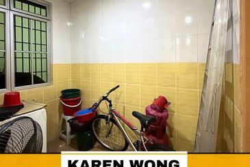 RENO EXTENDED BANDAR LAGUNA MERBOK Partly Furnished 2 Storey Terrace for Sale