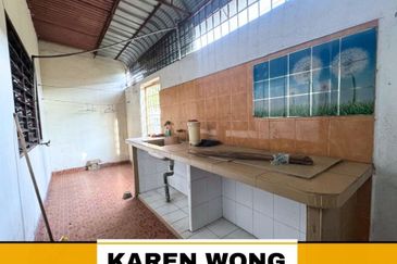 OPEN FACING BELOW MARKET PRICE TAMAN BANDAR BARU 1 Storey Terace for Sale