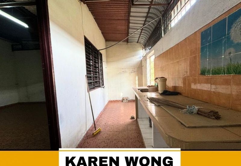 OPEN FACING BELOW MARKET PRICE TAMAN BANDAR BARU 1 Storey Terace for Sale