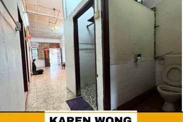 OPEN FACING BELOW MARKET PRICE TAMAN BANDAR BARU 1 Storey Terace for Sale